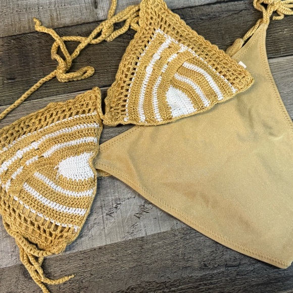NWOT Gold and White Crochet Bikini Set, size Small (2 piece) - Picture 5 of 7